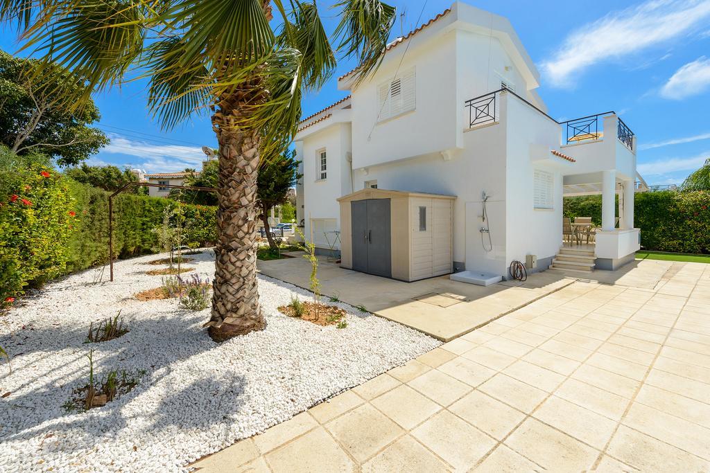 Merab Center Villas Ayia Napa Bilik gambar