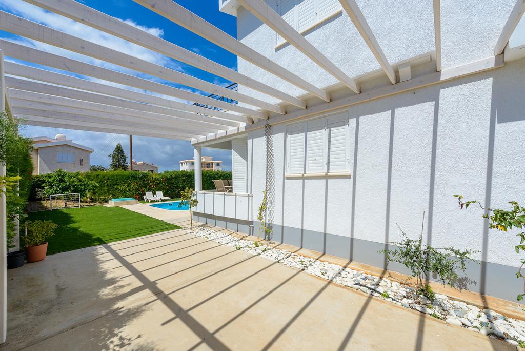 Merab Center Villas Ayia Napa Bilik gambar