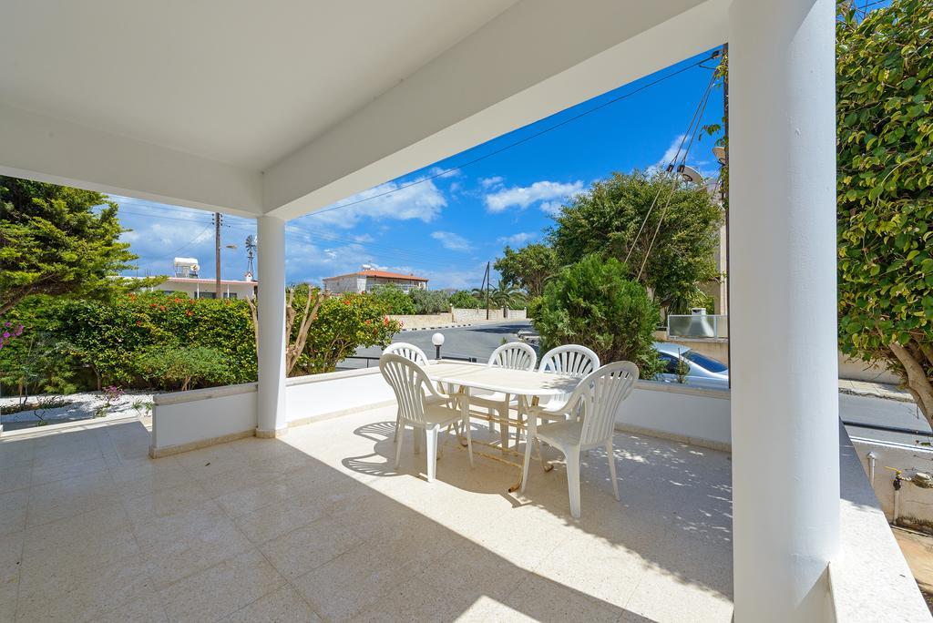 Merab Center Villas Ayia Napa Bilik gambar
